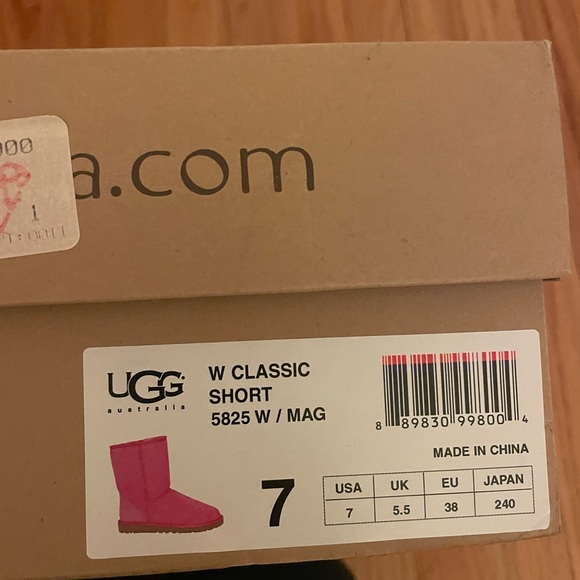 NWT UGG UGG
australla
W CLASSIC
SHORT
5825 W / MAG - Picture 2 of 8